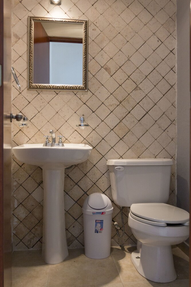 Basic Apartment, 2 Bedrooms, Pool View - Bathroom