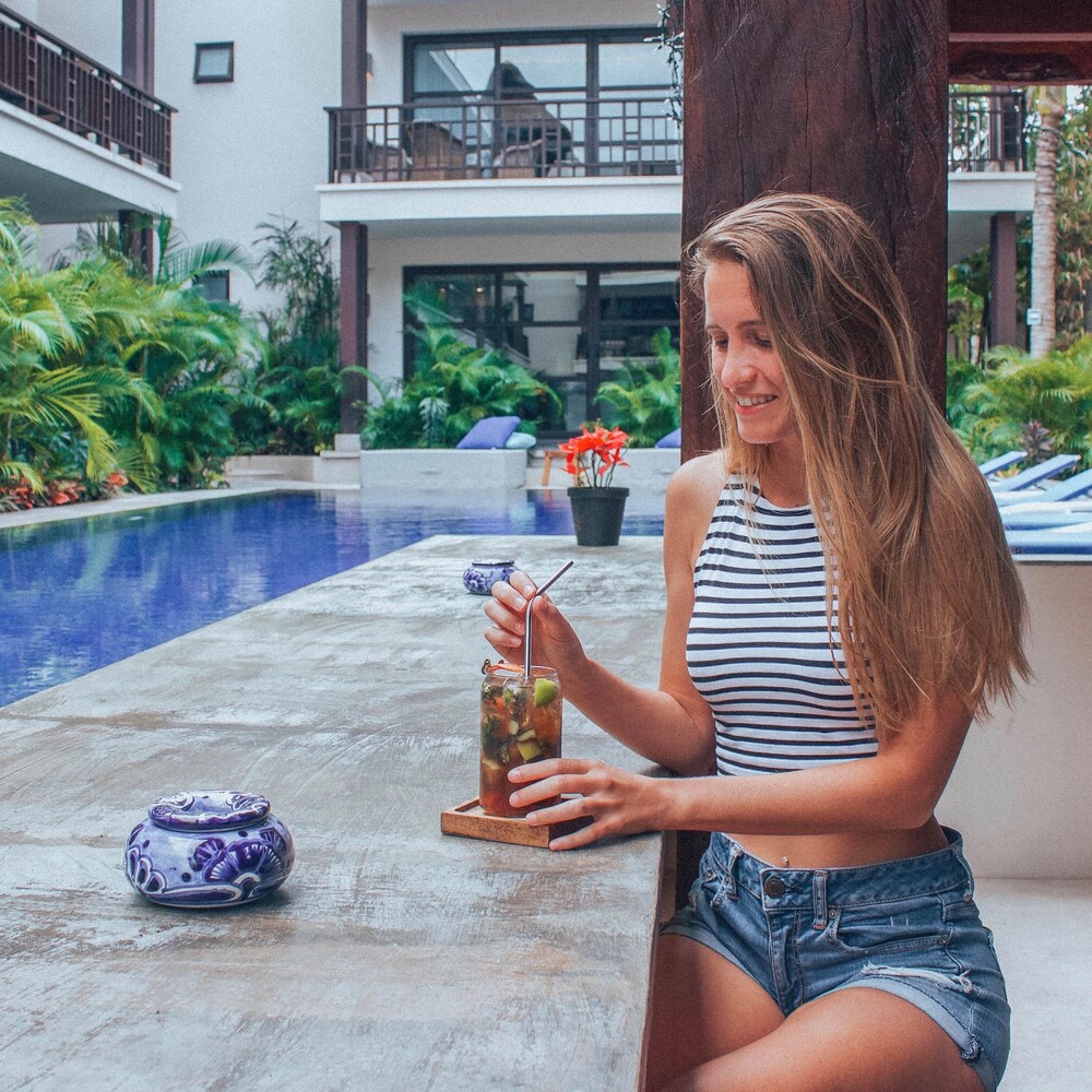 Poolside Bar