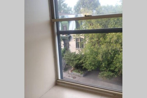 Studio (App.: 15, Berry Uqam) - Guestroom View