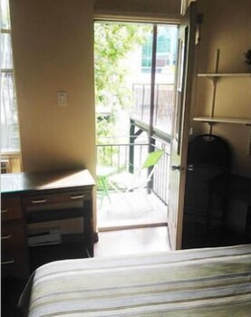 Studio (App.: 10, St Hubert) - Guestroom