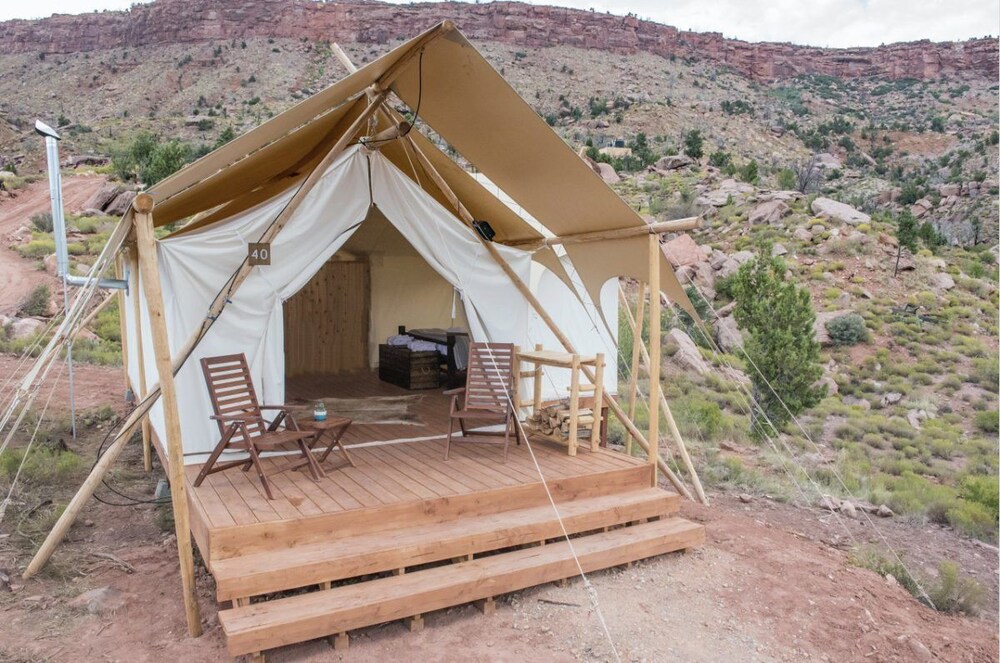 Suite Tent- Private Bath - Room