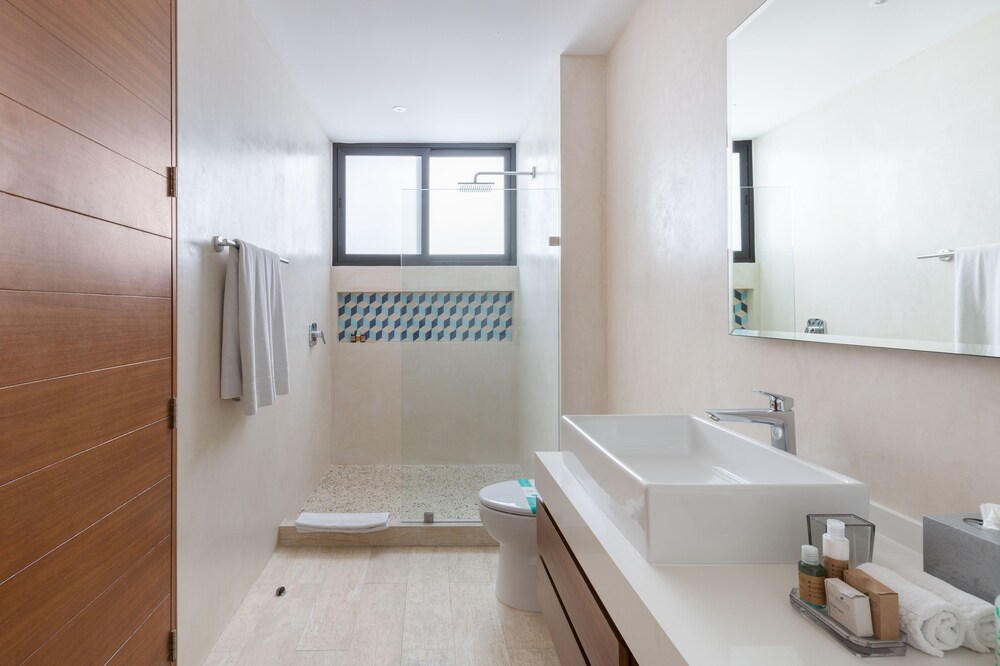 Cuarto de baño: Penthouse panorámico, 3 habitaciones, piscina privada