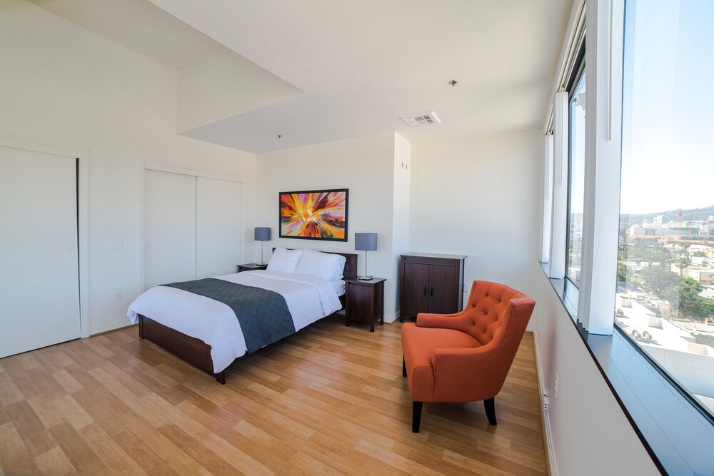Panoramic Suite, City View - Guestroom