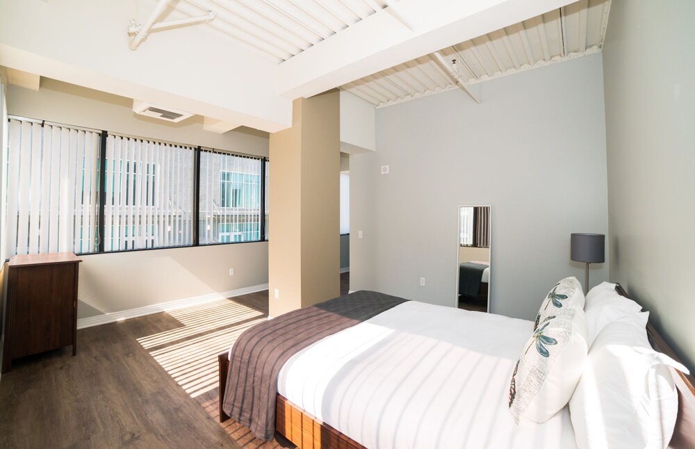 Panoramic Suite, City View - Guestroom