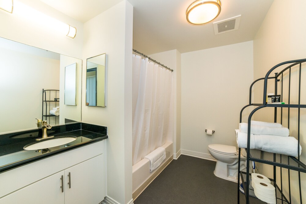 Studio - Bathroom