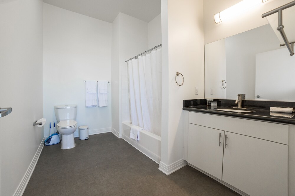 Panoramic Suite, City View - Bathroom