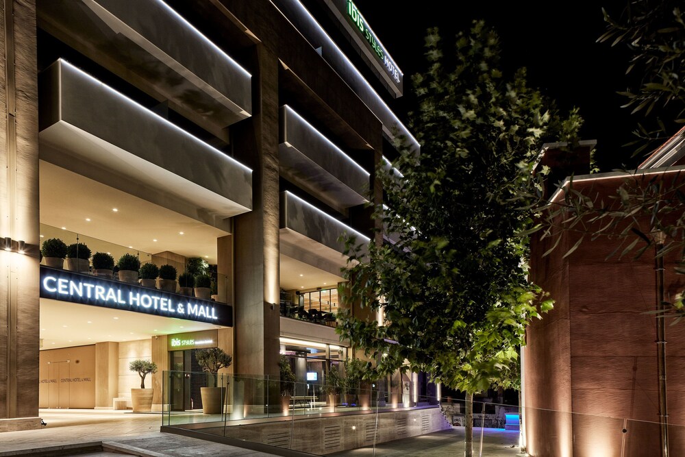 Façade de l'hôtel - Soir/Nuit
