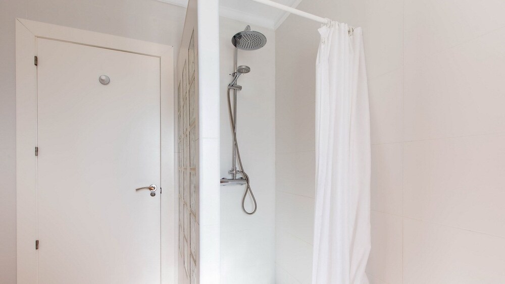 Salle de bain (Villa, 2 chambres, terrasse, vue mer)