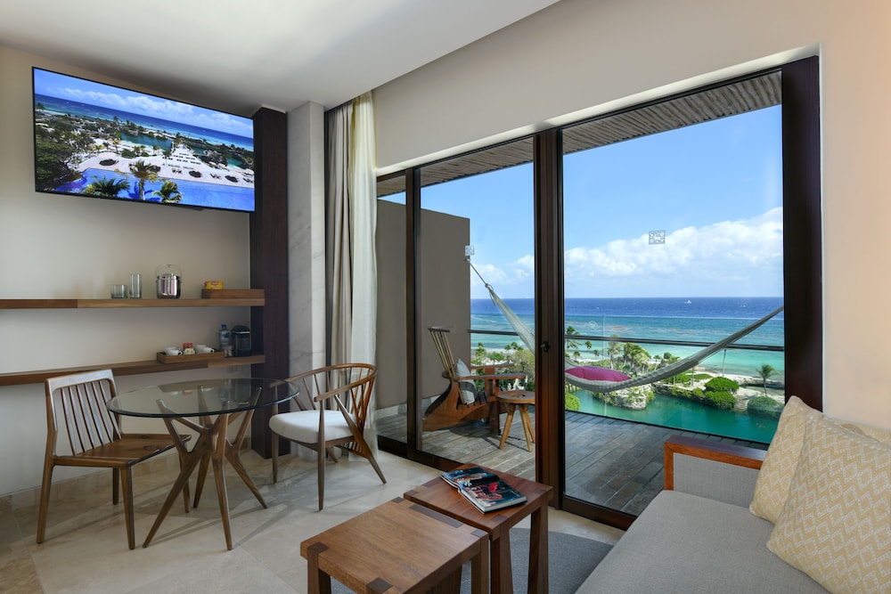 Beach/Ocean View