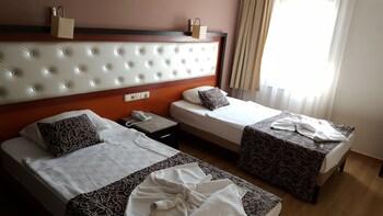 Kleopatra Togan Suit Hotel