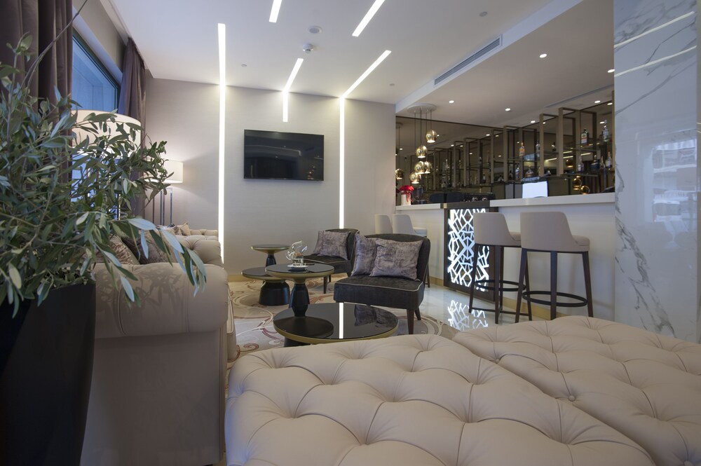 Hotel Lounge
