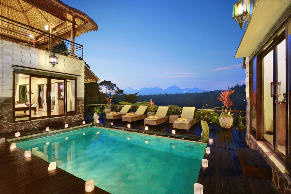 4 Bedroom Villa - Outdoor Pool