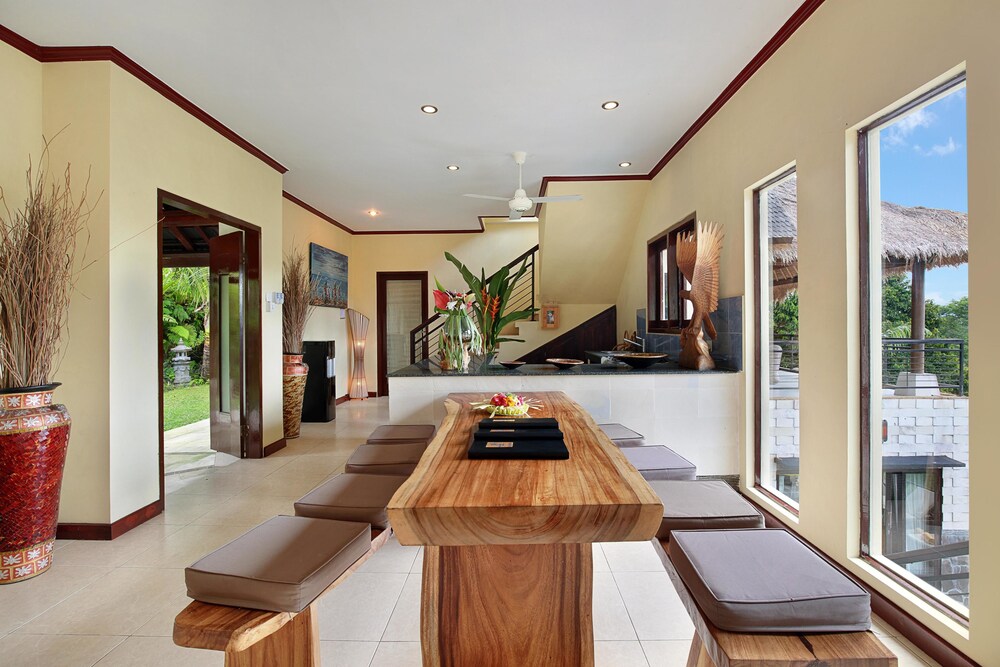 4 Bedroom Villa - In-Room Dining