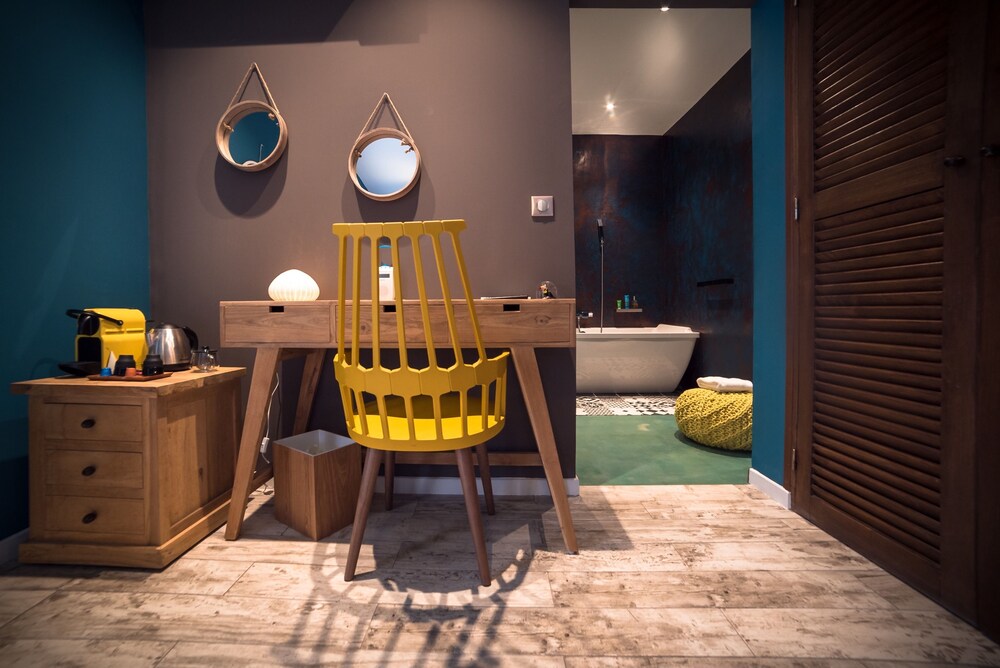 In-Room Business Center