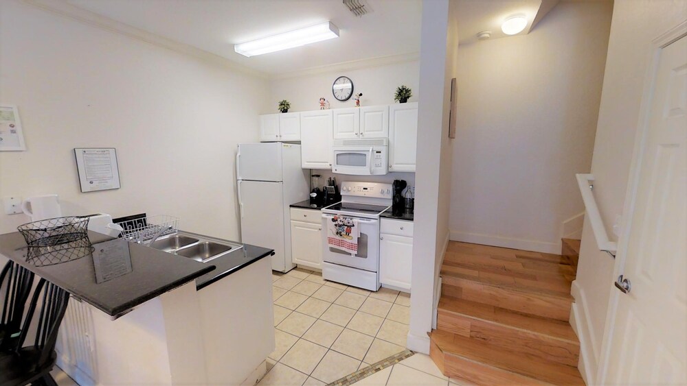 ACO FUN – 3 Bed Townhome (1514) - In-Room Kitchen