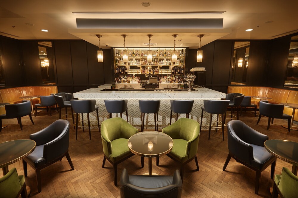 Hotel Bar