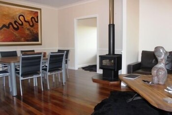 Symphony House - 3 Bedrooms - Guestroom