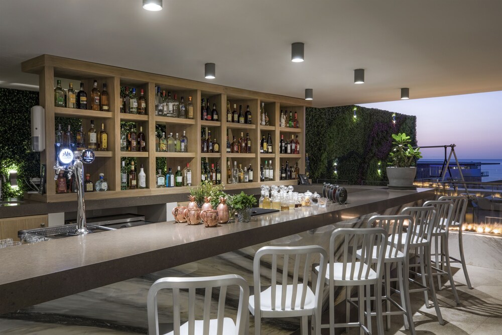 Hotel Lounge