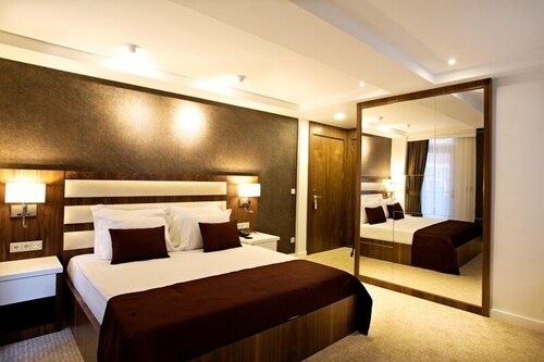 End Glory Hotel