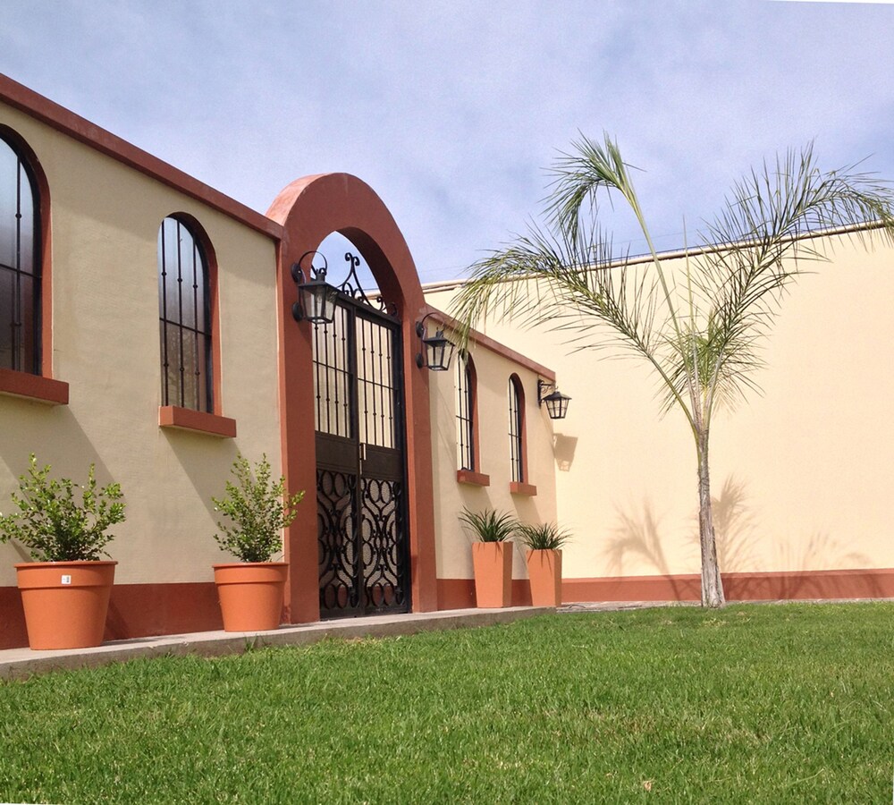 Jardines del establecimiento