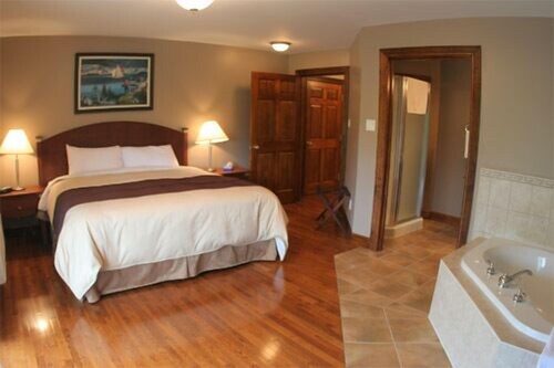 Luxury Chalet, 2 Bedrooms - Guestroom