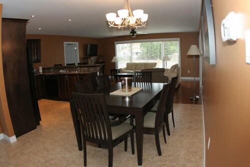 Luxury Chalet, 2 Bedrooms - In-Room Dining