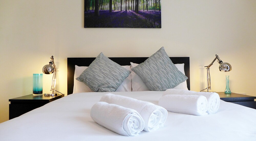 City Apartment, 1 Bedroom, City View - Guestroom