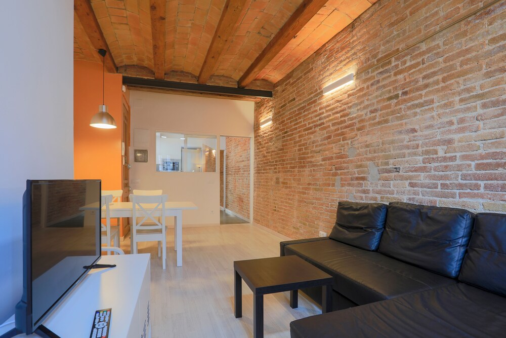 Apartment, 3 Bedrooms (1242) - Living Room