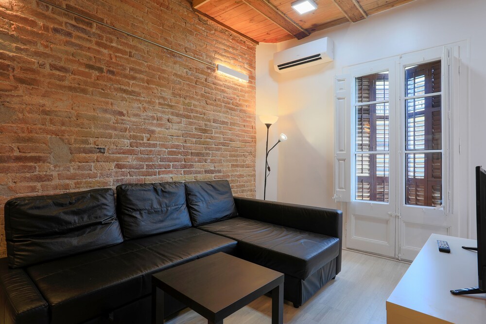 Apartment, 3 Bedrooms (1242) - Living Room