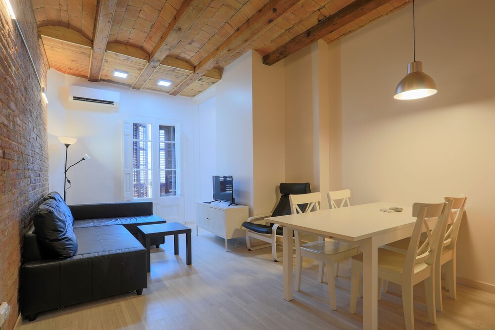 Apartment, 3 Bedrooms (1242) - Living Room