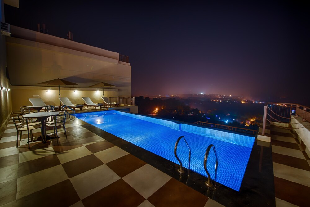 Rooftop Pool