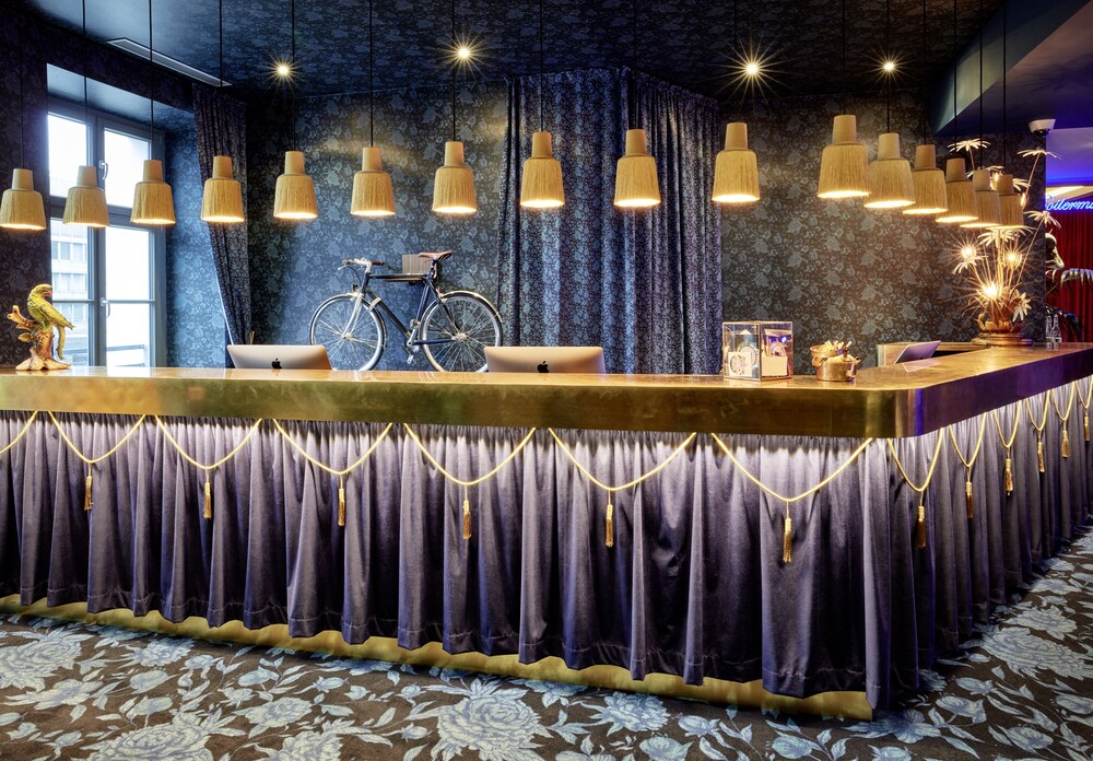 Check-in-/Check-out-Schalter