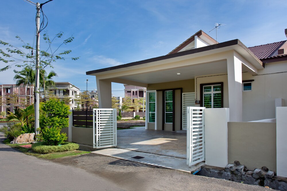 ด้านหน้าของโรงแรม (บ้านพัก, 4 ห้องนอน (Phrase 2))