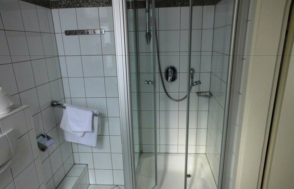 Dusche im Bad