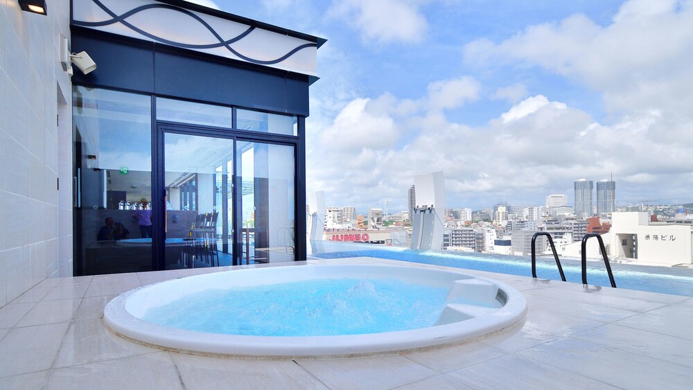 屋外スパ浴槽
