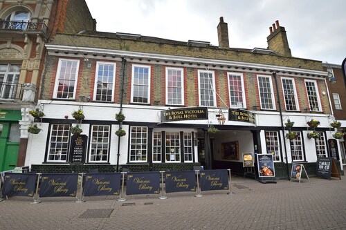 The Royal Victoria & Bull Hotel