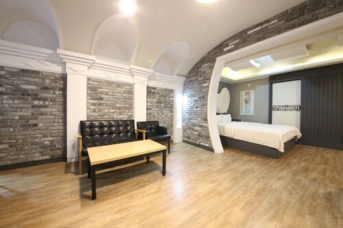 Instar Hotel Yangsan