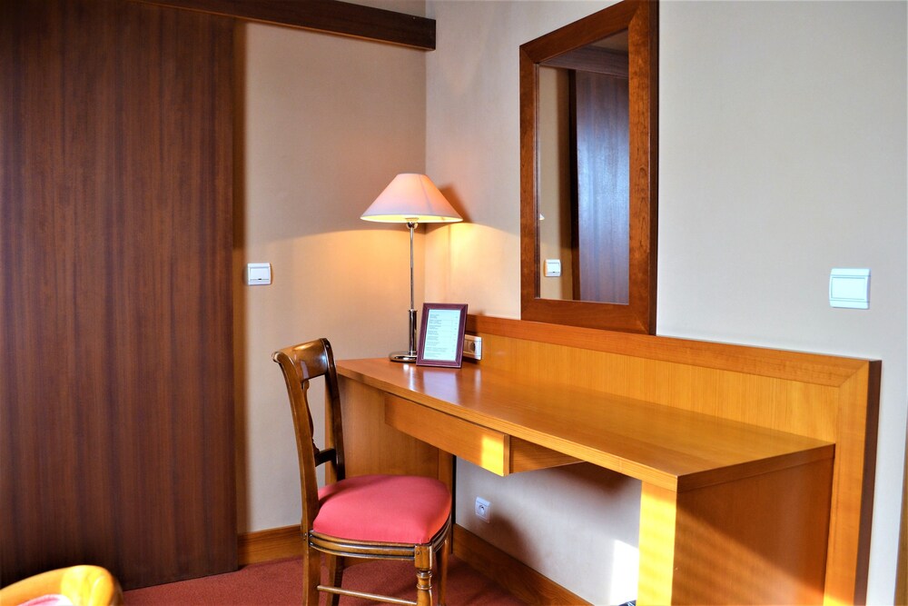 Centre d'affaires dans la chambre