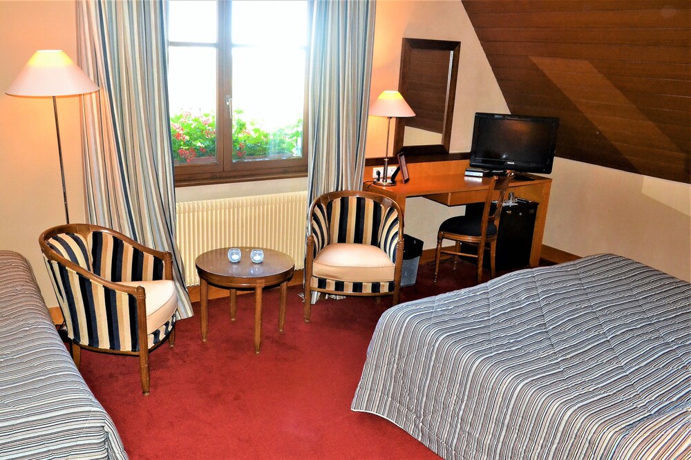Centre d'affaires dans la chambre