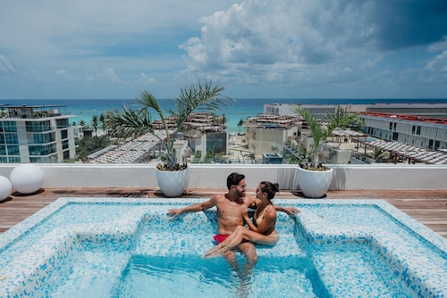 The Reef 28 - Adults Only - All Suites - Optional Gourmet All Inclusive