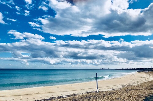 Villa a San Lorenzo a soli 5 metri dalla spiaggia dorata e dal mare cristallino.