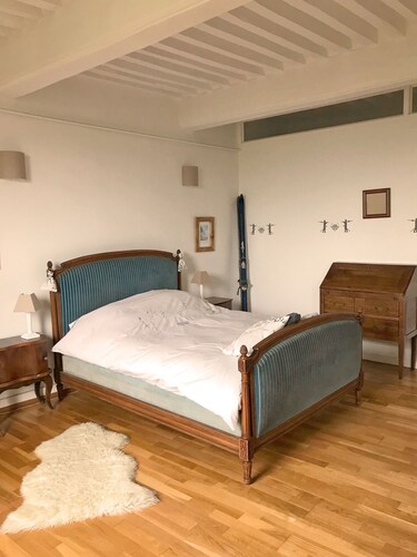 Ferme de caractère 19ème avec piscine et vue montagnes spectaculaire