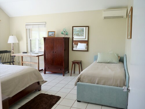 2 Bedroom Beachfront House on Marley Beach 60 second walk to the private beach.