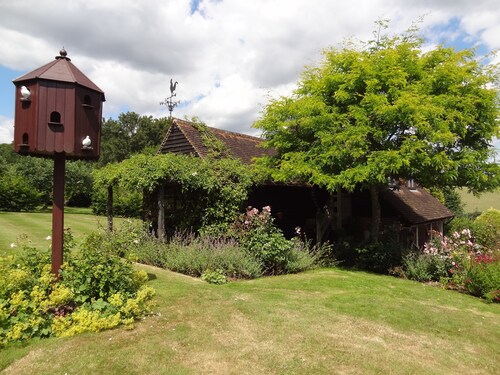 Character Country Retreat with no contact check in/out, in historic 1066 country