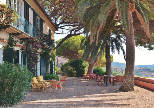 Antica Villa di charme con piscina privata, solarium e favolosa vista sul golfo