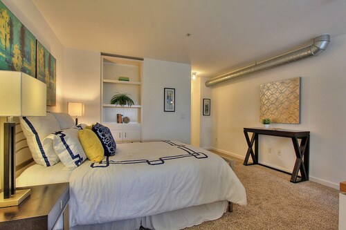 Santana Row Luxury Executive Loft 2BR/1,5BATH