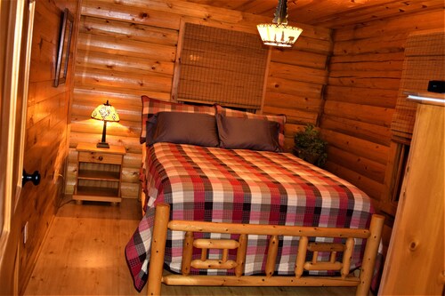 Beautiful Cabin In The Middle Of The Ouachita Mountains Close To ATV Trails!