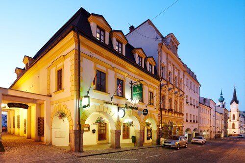 Nelly Kelly's Hotel
