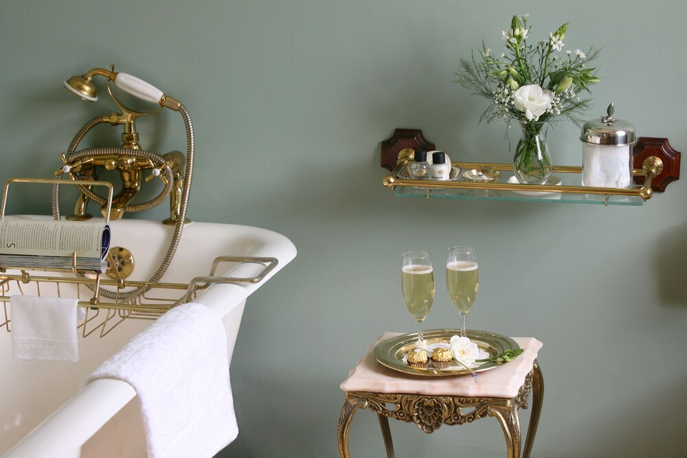 Room Service - Dining