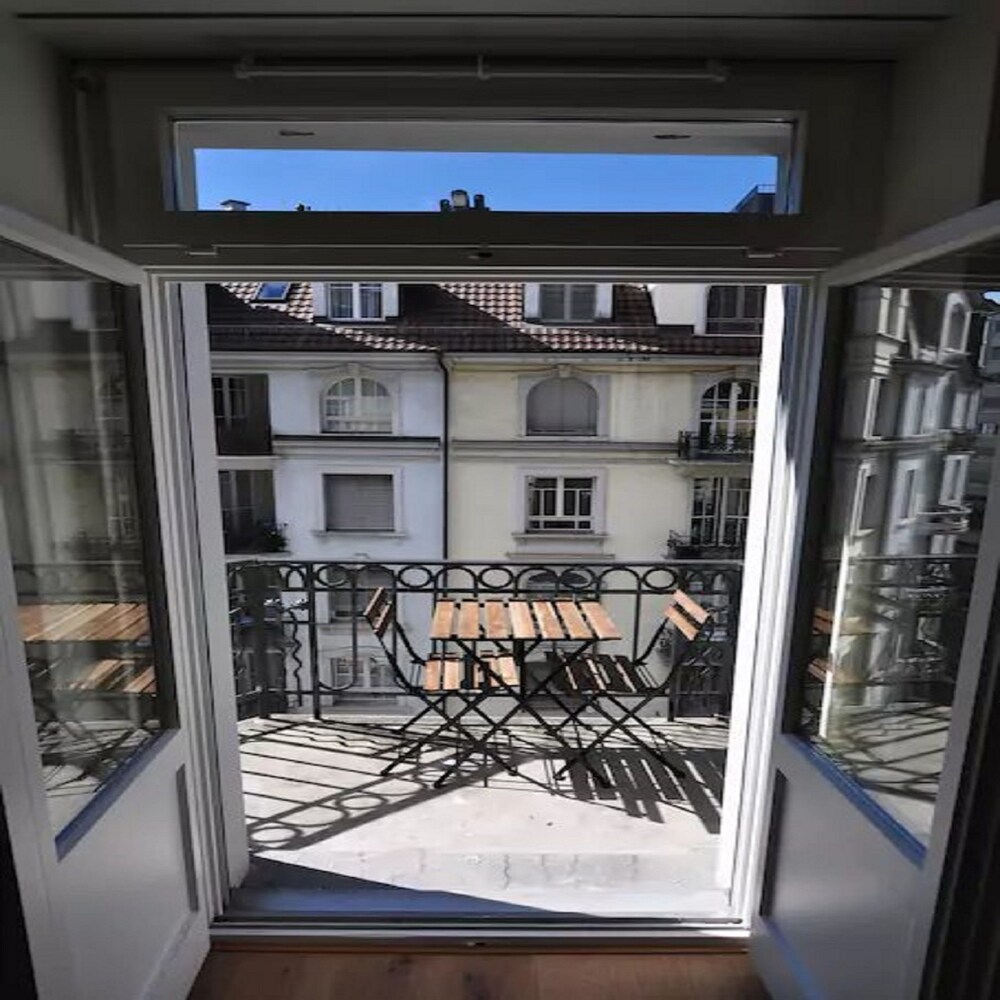 Balkon (Apartment)